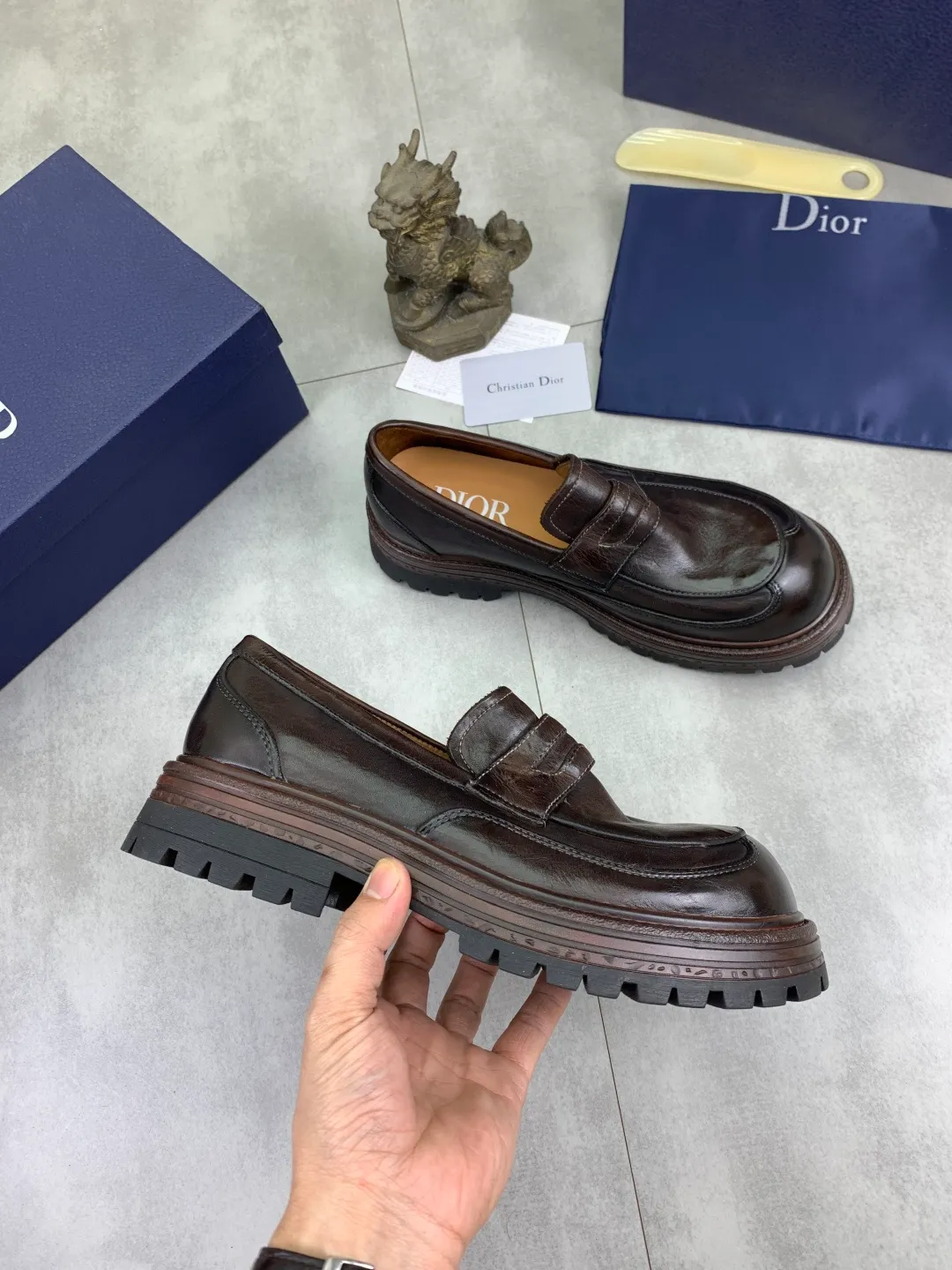 Men's shoes P520 💰【New style】Water-dyed cow lining Original order quality Dior —🆘.Dior Original order purchase, high-end leather shoes, fabric: Made of Italian imported color rubbed wrinkled cowhide➕Water-dyed cow lining/cowhide lining➕Specially available original combination outsole, fine workmanship, real shot🎬Size: 38-45 (with full set of packaging) Color: 3️⃣ colors available